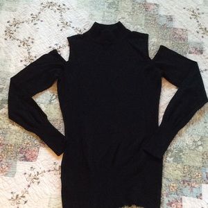 Super sexy cold shoulder sweater!